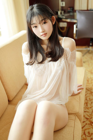 徐锦江吃两个女人奶